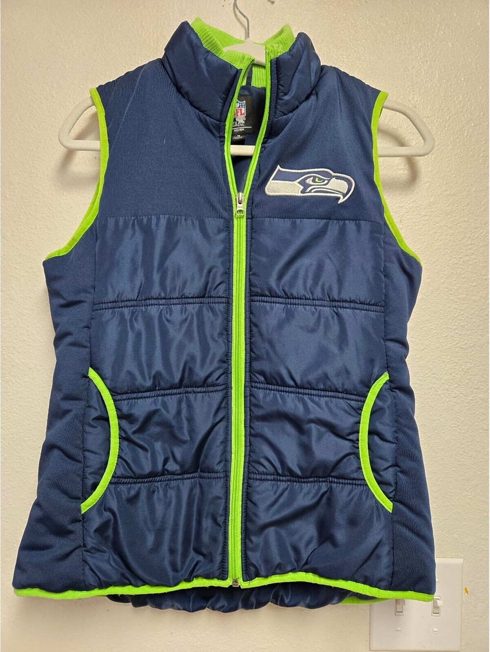 Seattle Seahawks Womens Puffer Vest NFL Team Apparel Quilted Zip Jacket Blue M